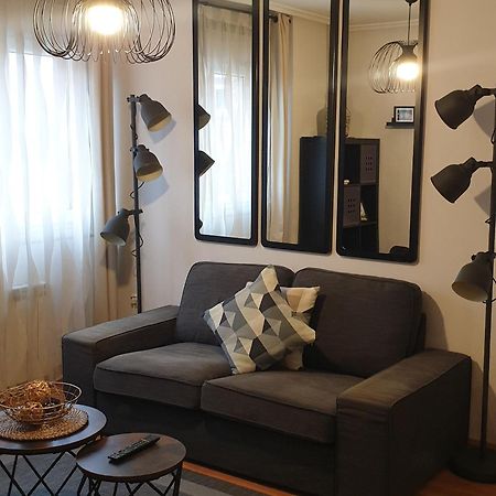 Apartamento "Los Prados" Wifi Y Parking Oviedo Esterno foto