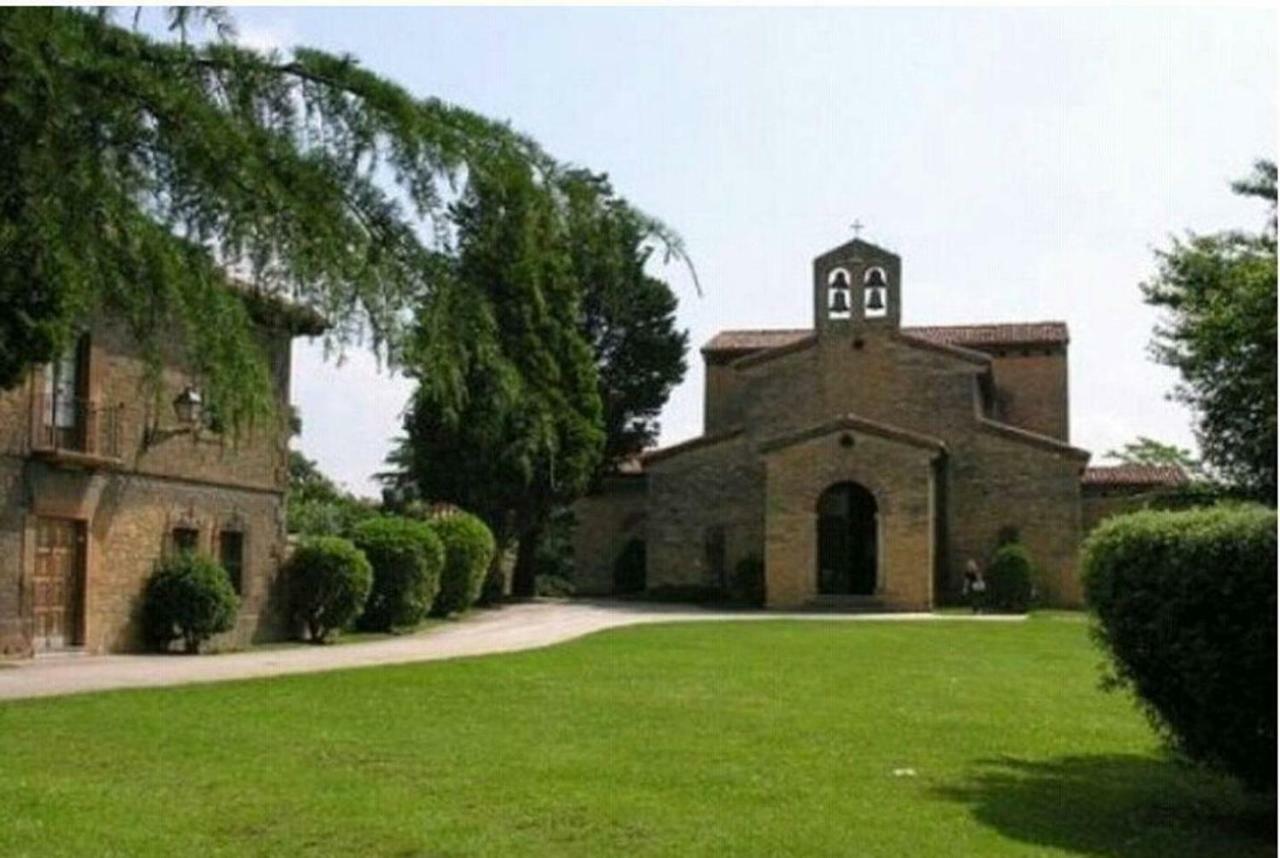 Apartamento "Los Prados" Wifi Y Parking Oviedo Esterno foto